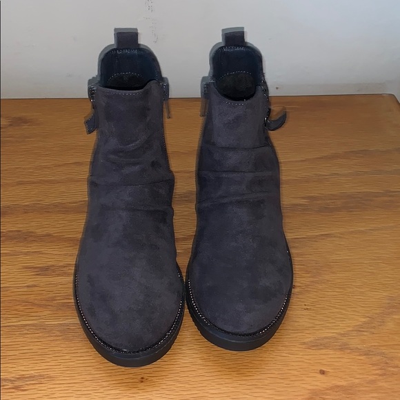 GC Shoes - Lenore Booties Size 3 - Picture 2 of 4